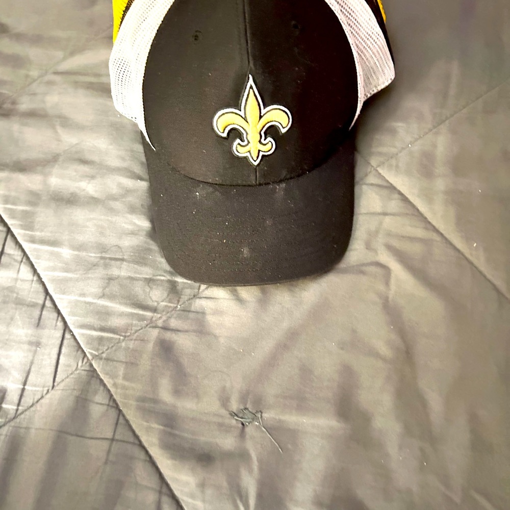 3 colleges football snap backs